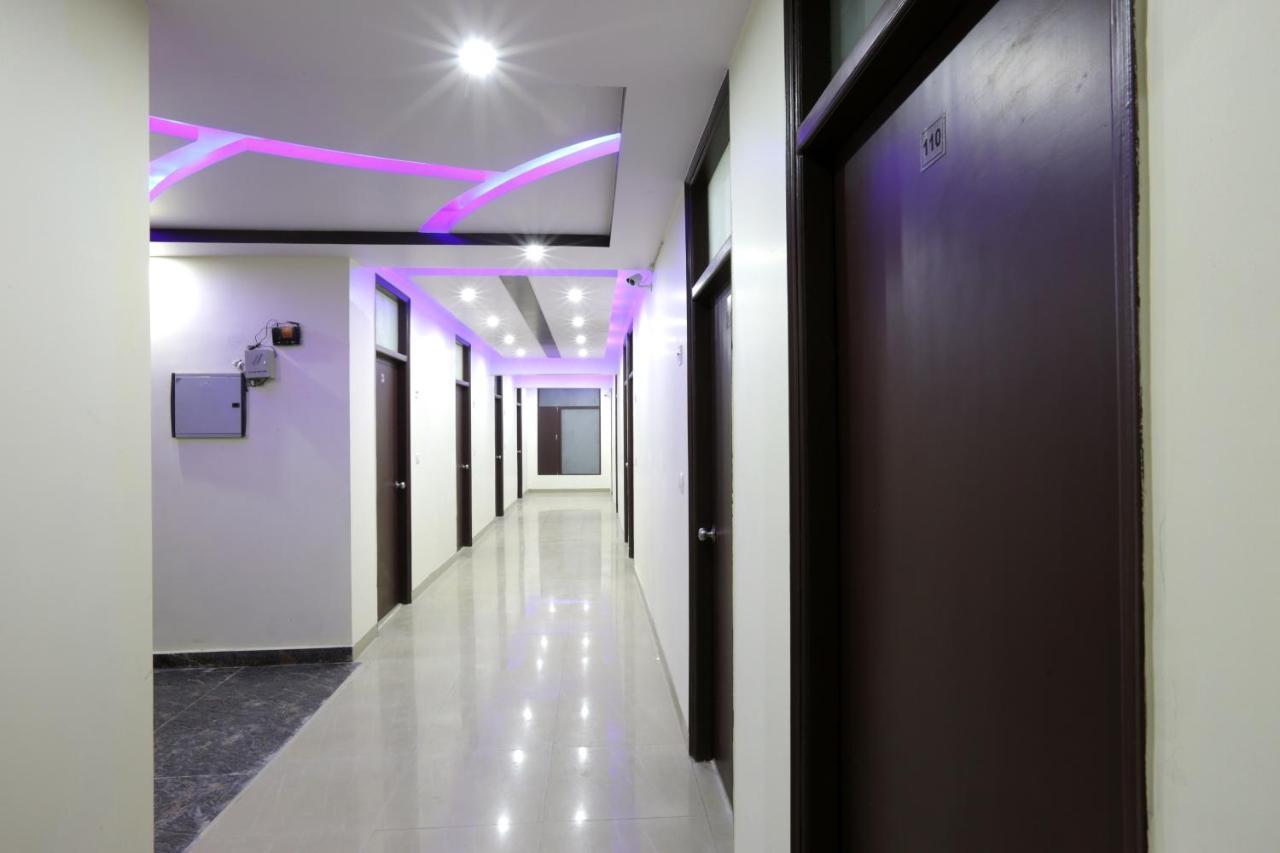 Hotel O Mahipalpur Inn Ню Делхи Екстериор снимка