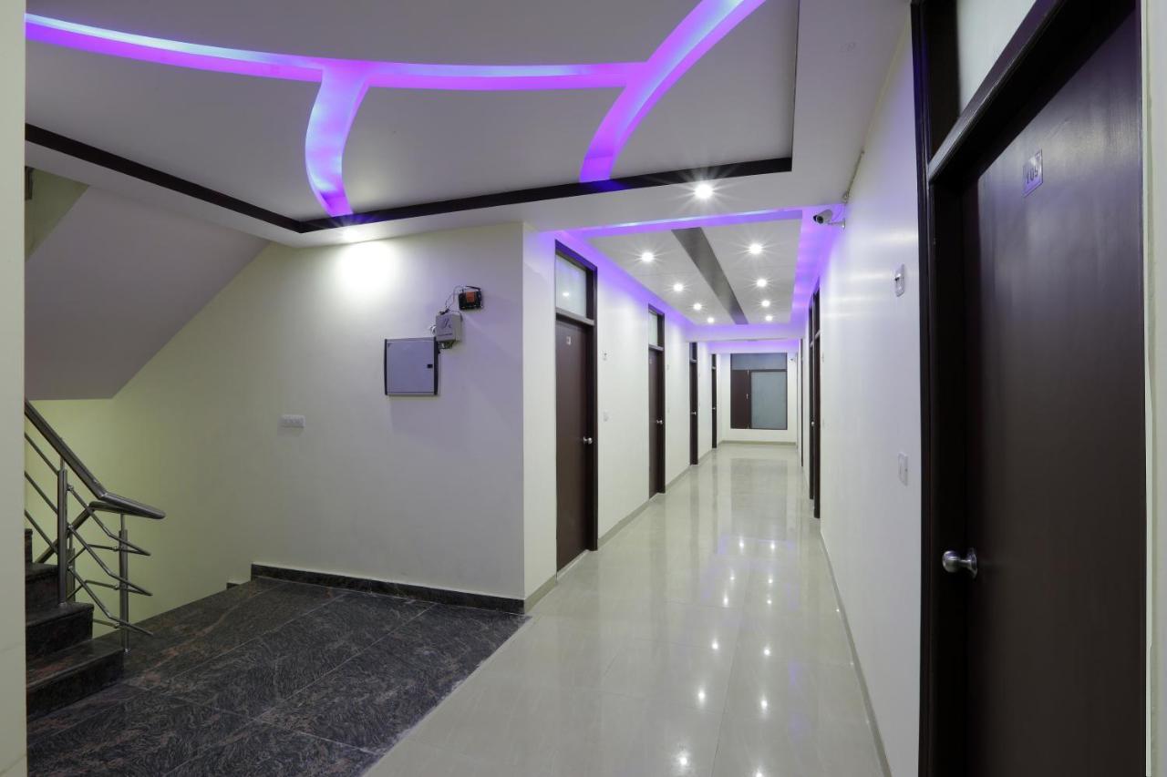 Hotel O Mahipalpur Inn Ню Делхи Екстериор снимка