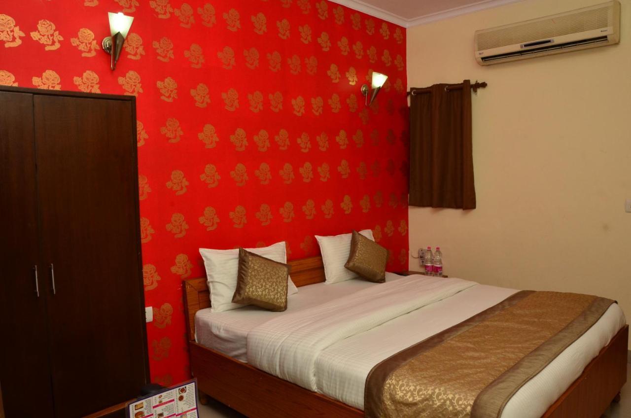 Hotel O Mahipalpur Inn Ню Делхи Екстериор снимка